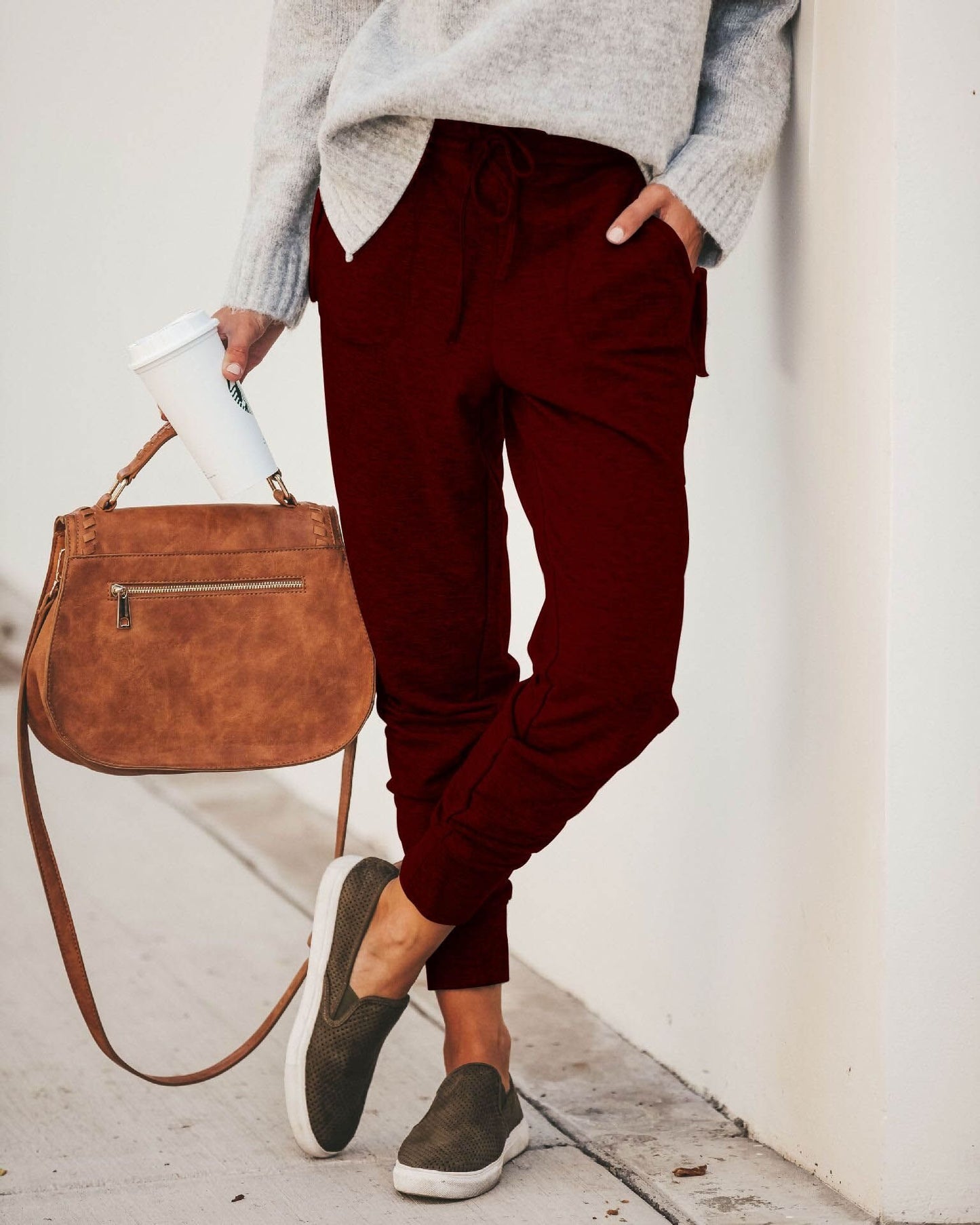 Lace-up slacks loose