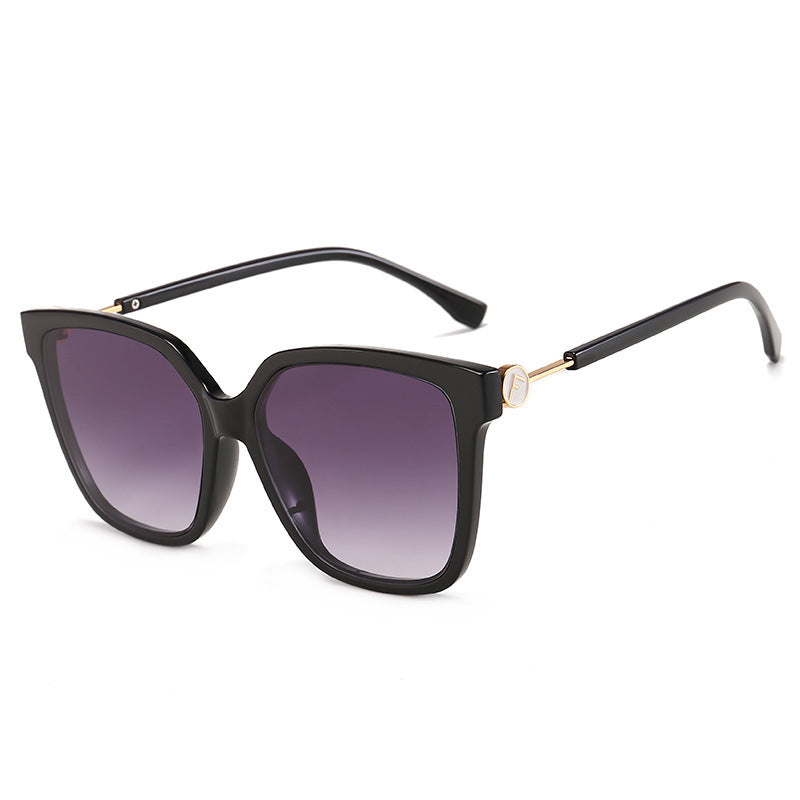 Trendy square sunglasses