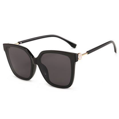 Trendy square sunglasses