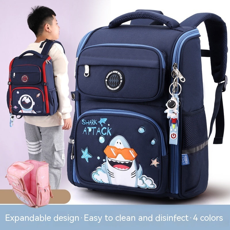 Lightweight Western Style Three-dimensional Schoolbag For Primary School Students